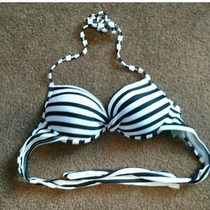 New VS bikini top. Size 2